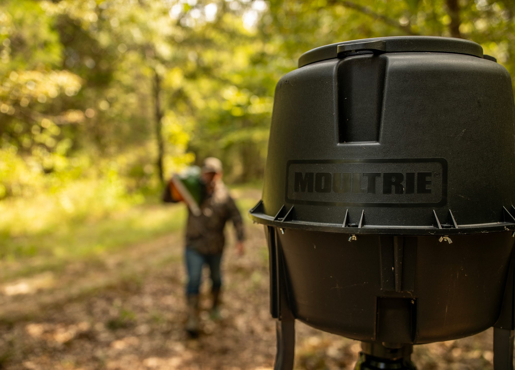 Supplemental Feeding Deer Mossy Oak Gamekeeper