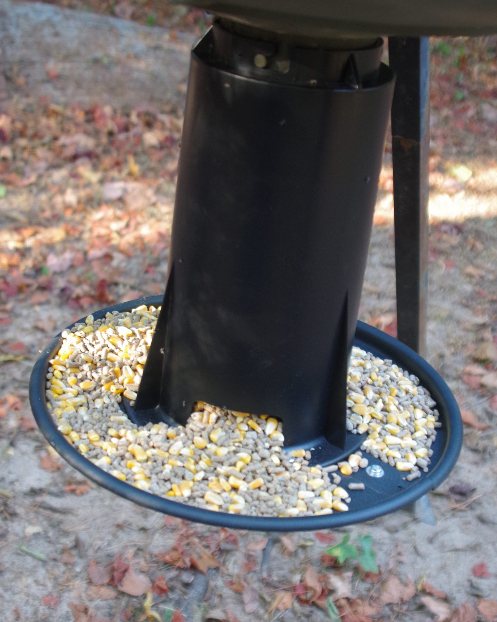 Supplemental Feeding Deer Mossy Oak Gamekeeper