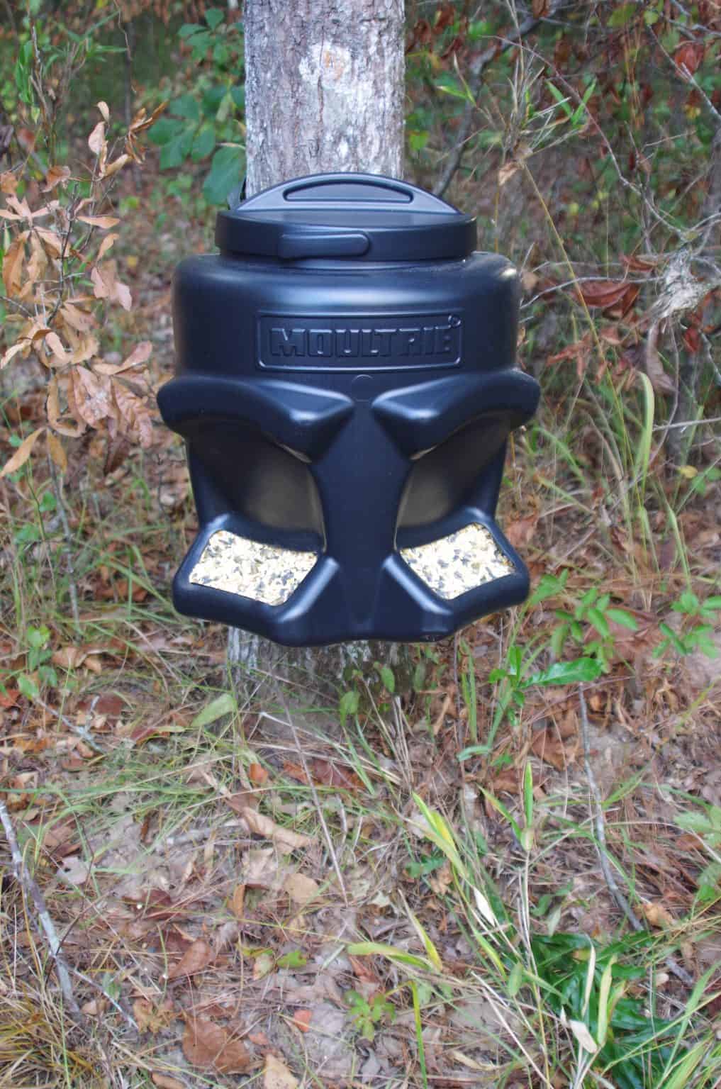 Supplemental Feeding Deer Mossy Oak Gamekeeper